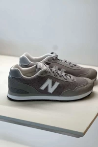 Tênis New Balance - Cinza